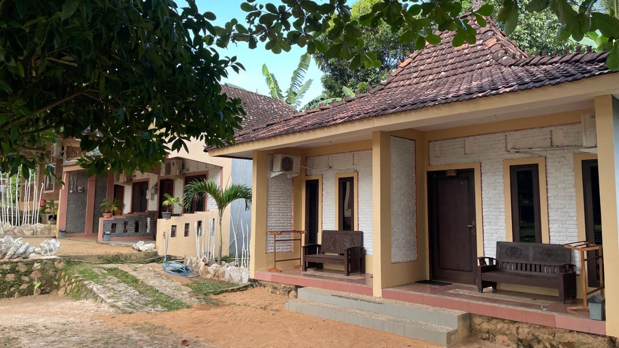 Mangrove Inn Karimunjawa Exteriör bild