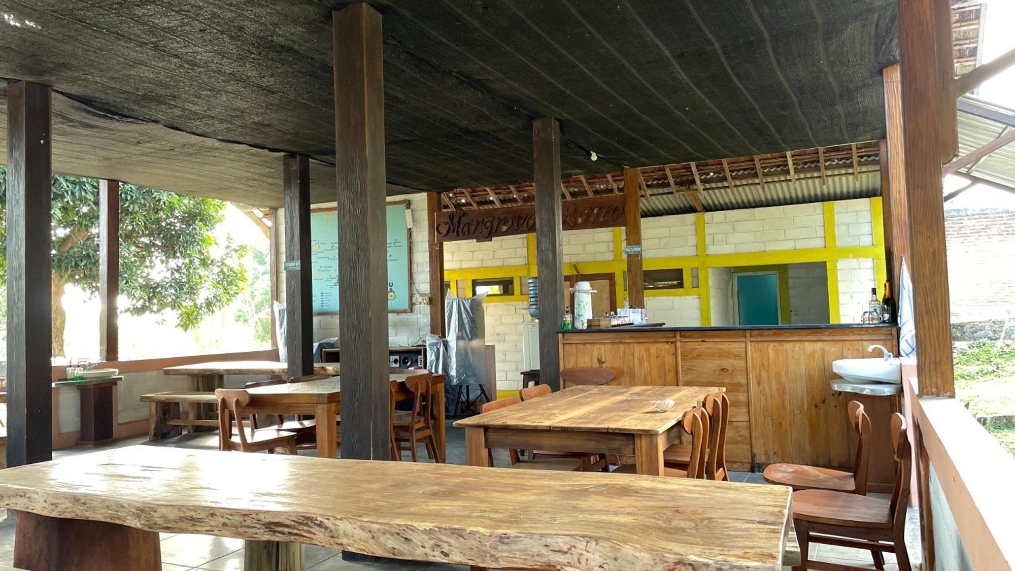 Mangrove Inn Karimunjawa Exteriör bild