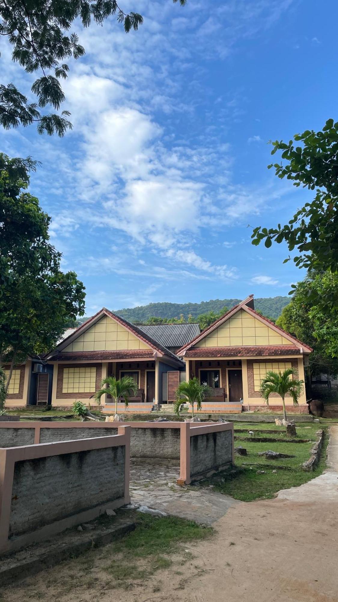 Mangrove Inn Karimunjawa Exteriör bild