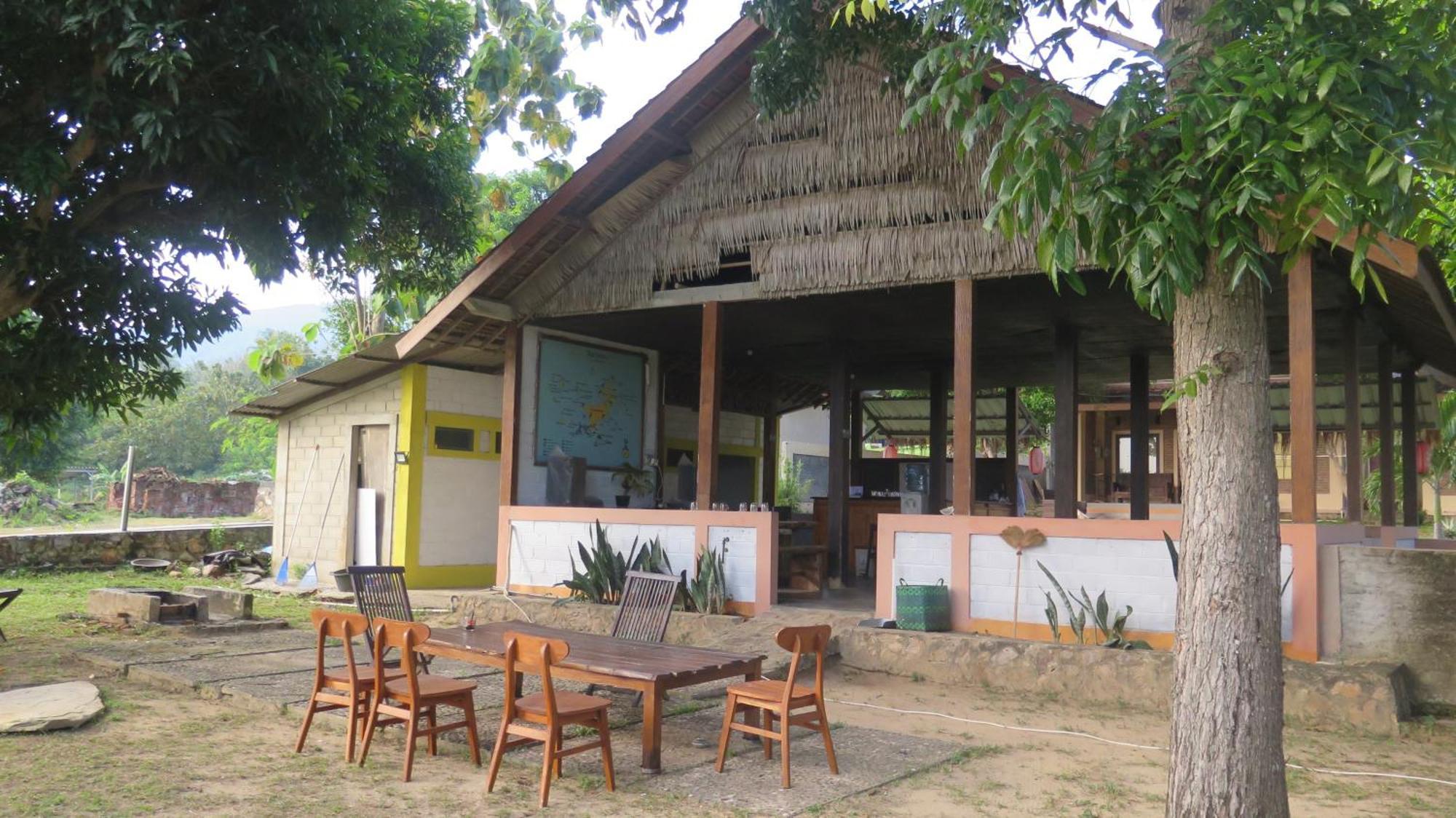Mangrove Inn Karimunjawa Exteriör bild