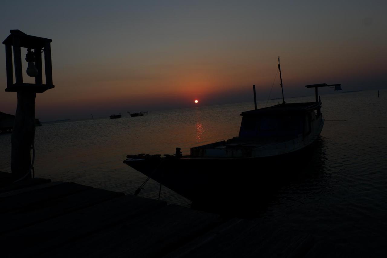 Mangrove Inn Karimunjawa Exteriör bild